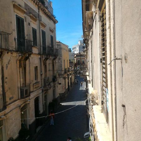 Appartamenti Piazza Duomo Ачиреале Экстерьер фото