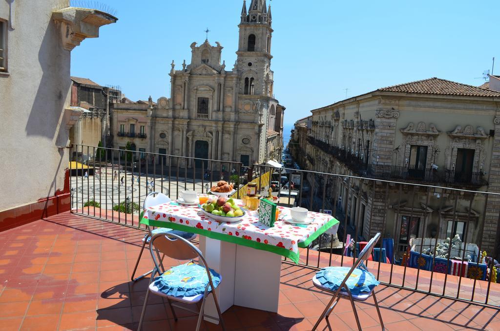 Appartamenti Piazza Duomo Ачиреале Номер фото